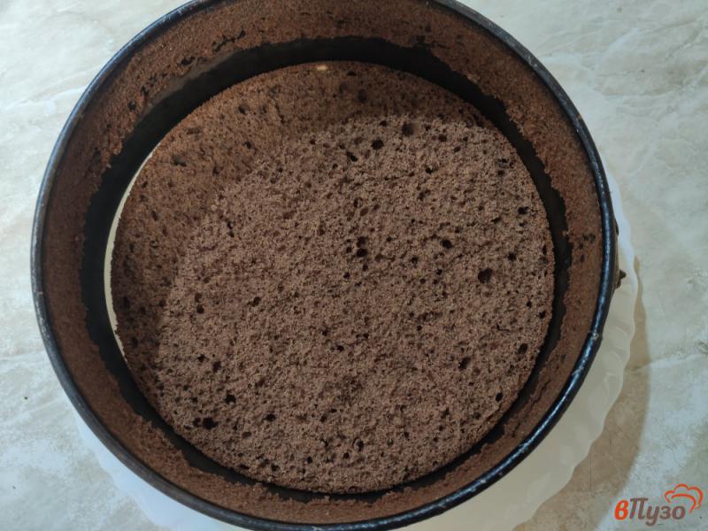Фото приготовление рецепта: Шоколадный торт со сливочным кремом шаг №9