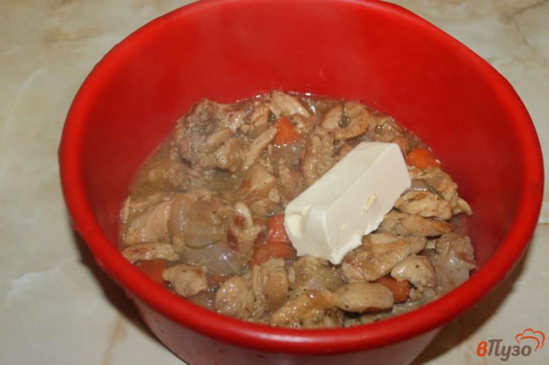 Фото приготовление рецепта: Паштет из куриного мяса со сливочным маслом шаг №5