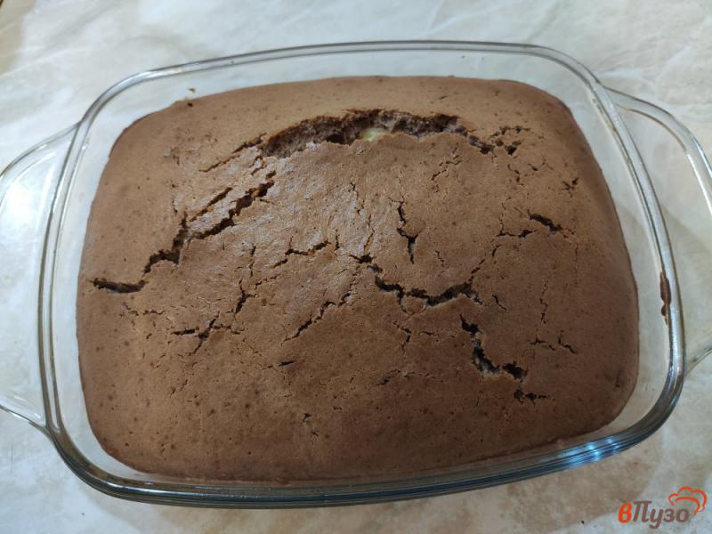 Фото приготовление рецепта: Шоколадный пирог с заварным кремом шаг №11