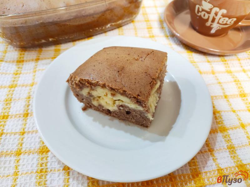 Фото приготовление рецепта: Шоколадный пирог с заварным кремом шаг №12