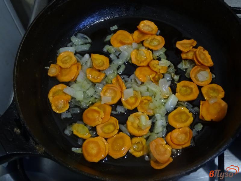 Фото приготовление рецепта: Суп из вещенок шпината и плавленого сыра шаг №7