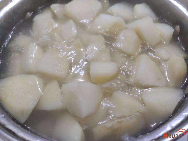 Фото приготовление рецепта: Картофель с овощами и плавленным сыром шаг №2