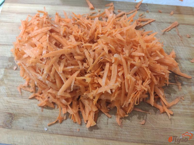 Фото приготовление рецепта: Картофель с овощами и плавленным сыром шаг №4