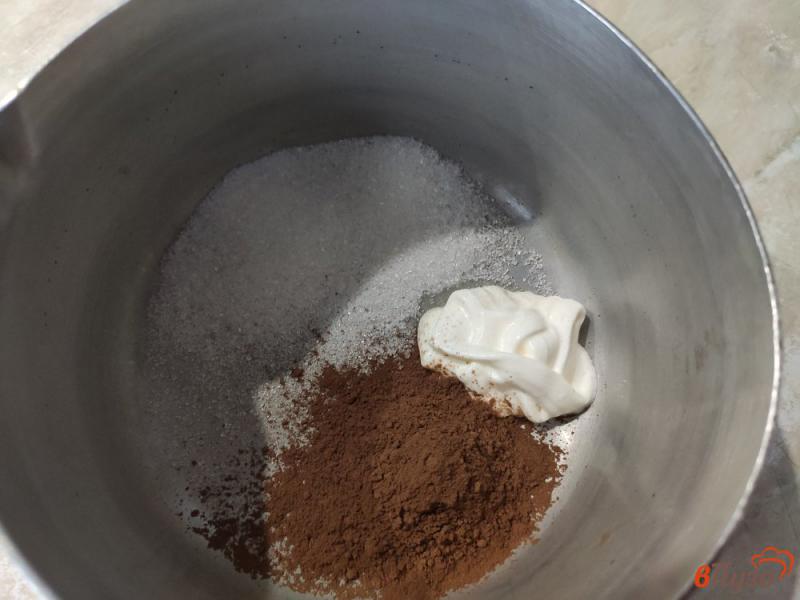 Фото приготовление рецепта: Шоколадный пирог со сметанным кремом шаг №9