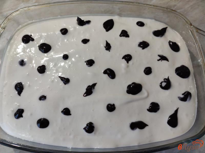 Фото приготовление рецепта: Шоколадный пирог со сметанным кремом шаг №12