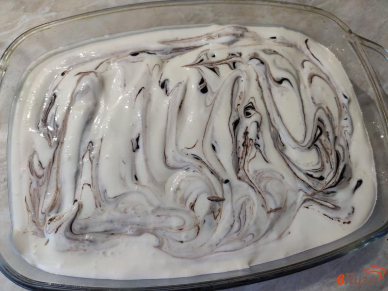 Фото приготовление рецепта: Шоколадный пирог со сметанным кремом шаг №13