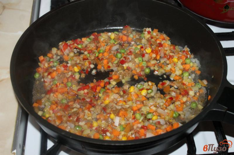 Фото приготовление рецепта: Картофельный суп с миксом замороженных овощей шаг №2