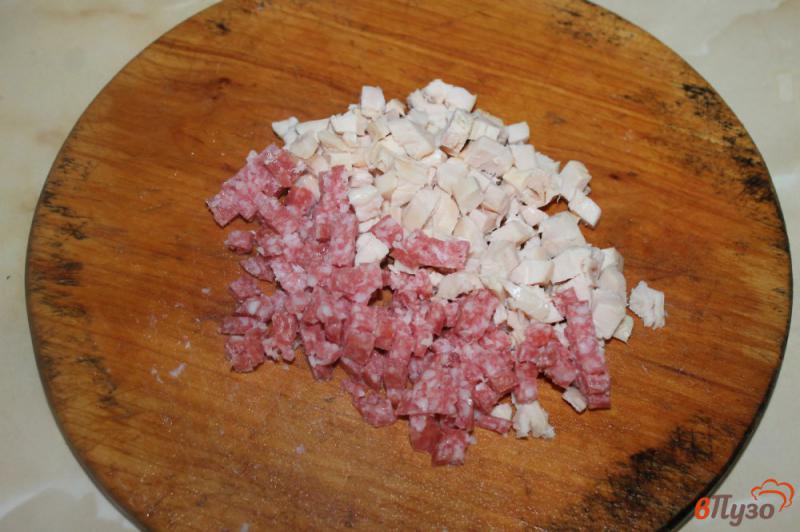 Фото приготовление рецепта: Окрошка с мясом и колбасой на бульоне шаг №1