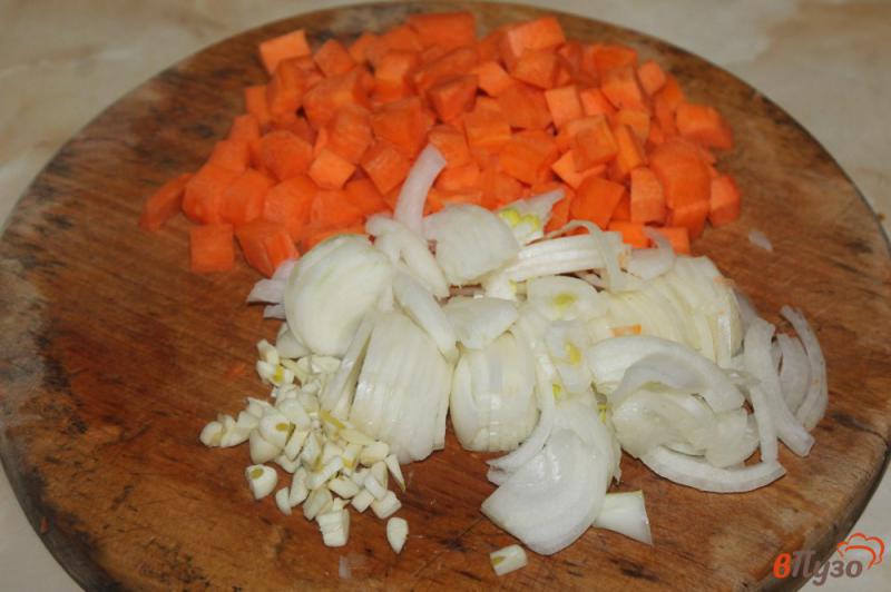 Фото приготовление рецепта: Шампиньоны с овощами на гарнир шаг №2
