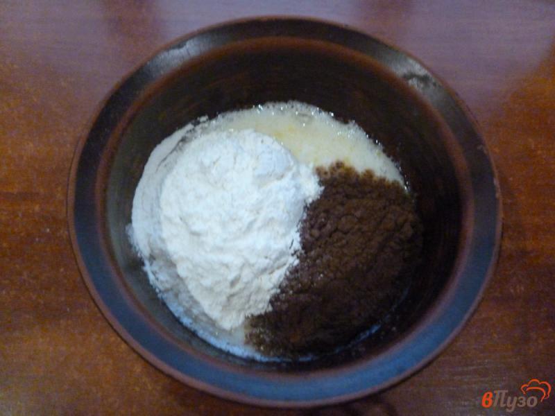 Фото приготовление рецепта: Шоколадный тортик в микроволновке шаг №3