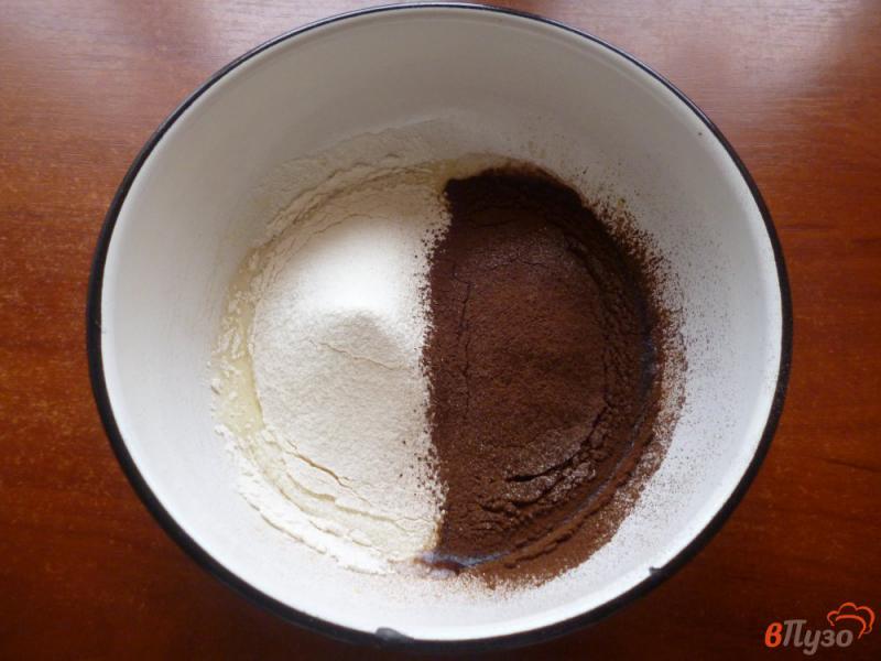 Фото приготовление рецепта: Шоколадные блинчики с творожной массой шаг №3