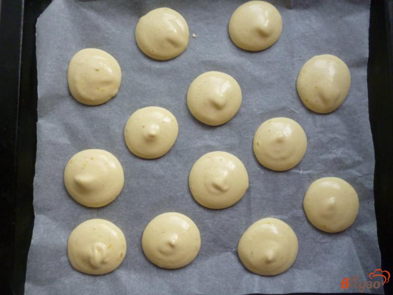 Фото приготовление рецепта: Лимонное бисквитное печенье шаг №6