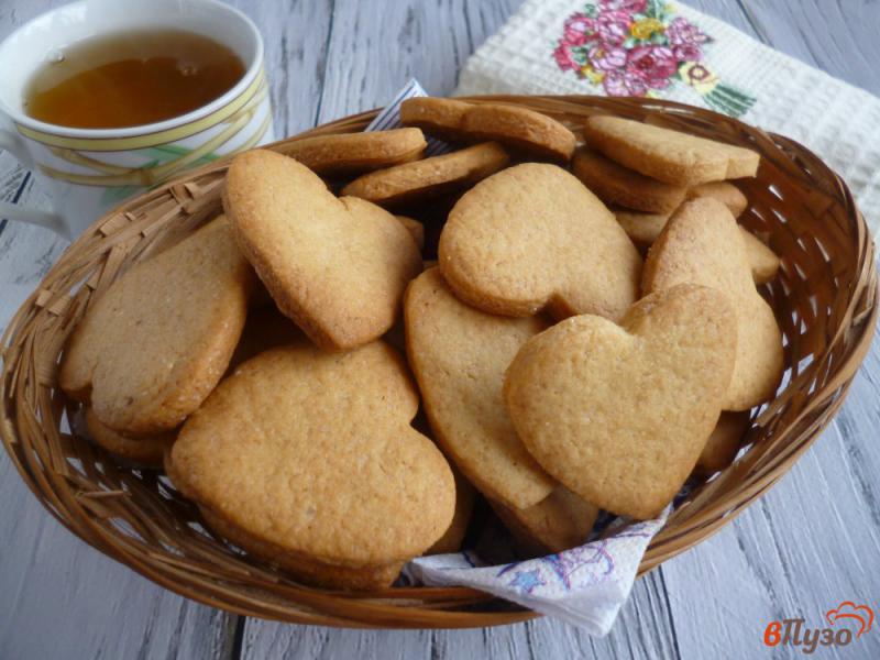 Фото приготовление рецепта: Песочное печенье с кокосовой мукой шаг №9