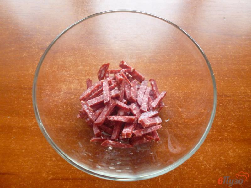 Фото приготовление рецепта: Салат из моркови по-корейски с колбасой шаг №1