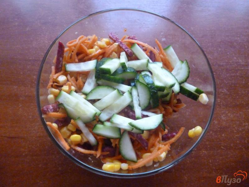 Фото приготовление рецепта: Салат из моркови по-корейски с колбасой шаг №4