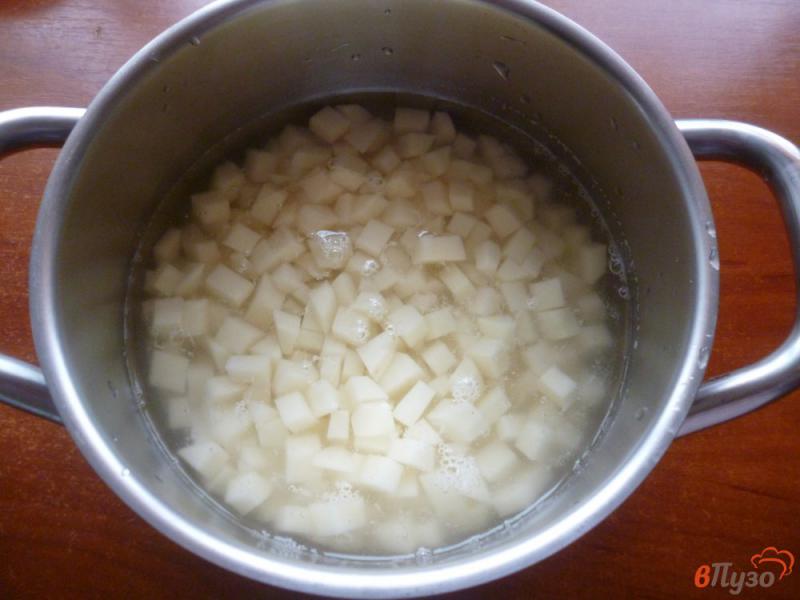 Фото приготовление рецепта: Тушеный картофель с утиными желудками шаг №2