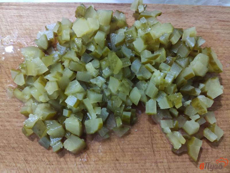 Фото приготовление рецепта: Овощной салат с маринованными огурцами шаг №1