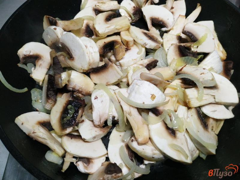 Фото приготовление рецепта: Гречка с грибами в пароварке шаг №3