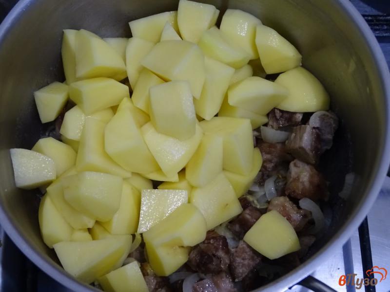 Фото приготовление рецепта: Рагу с фасолью картофелем и свининой шаг №4