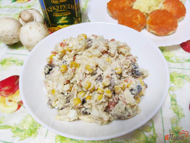 Фото приготовление рецепта: Салат с шампиньонами и куриным филе шаг №10