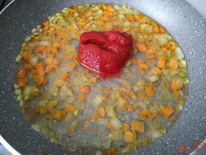 Фото приготовление рецепта: Томатный суп с фасолью шаг №5