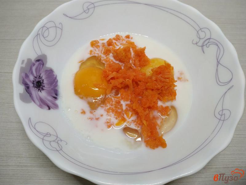 Фото приготовление рецепта: Омлет с морковью в микроволновке шаг №3