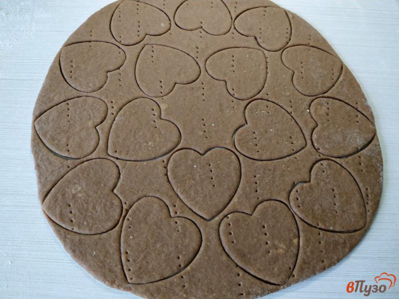 Фото приготовление рецепта: Шоколадное галетное печенье шаг №5
