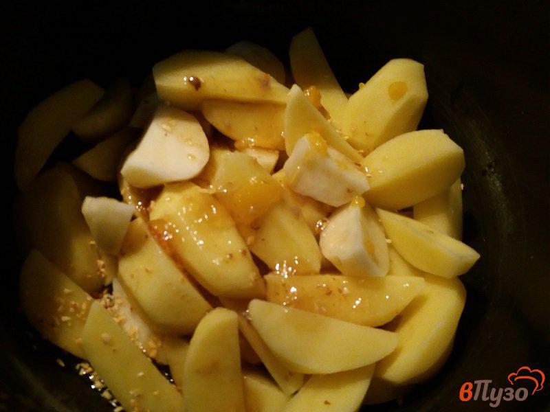 Фото приготовление рецепта: Картофель запеченный в мультиварке шаг №5