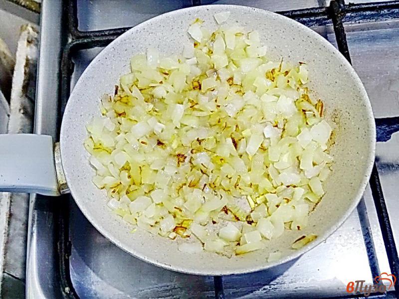 Фото приготовление рецепта: Маслята в сметанном соусе шаг №2