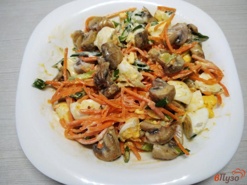 Фото приготовление рецепта: Грибной салат с морковью по-корейски шаг №6