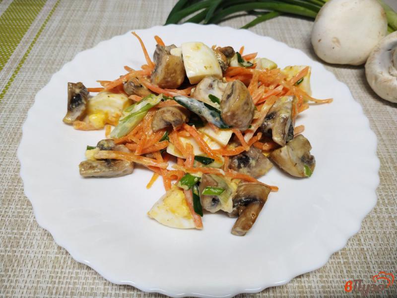 Фото приготовление рецепта: Грибной салат с морковью по-корейски шаг №7