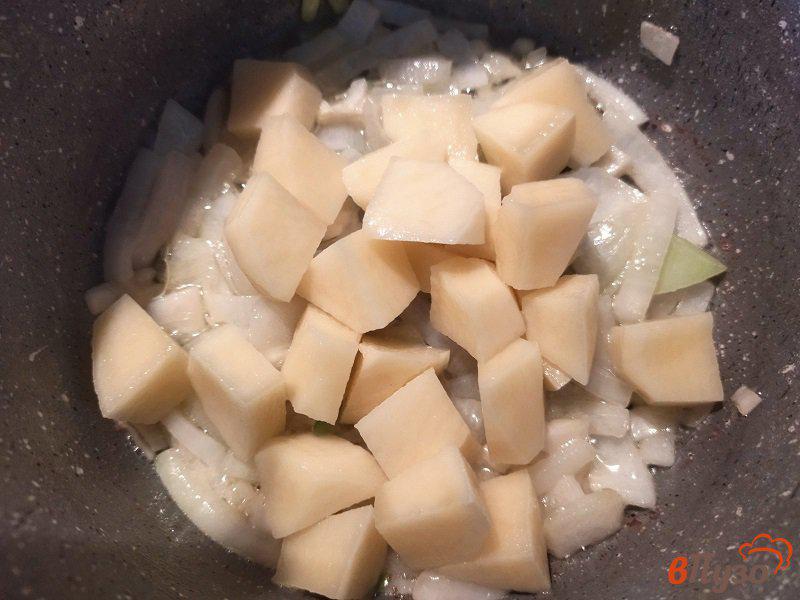 Фото приготовление рецепта: Суп-пюре из цветной капусты шаг №4