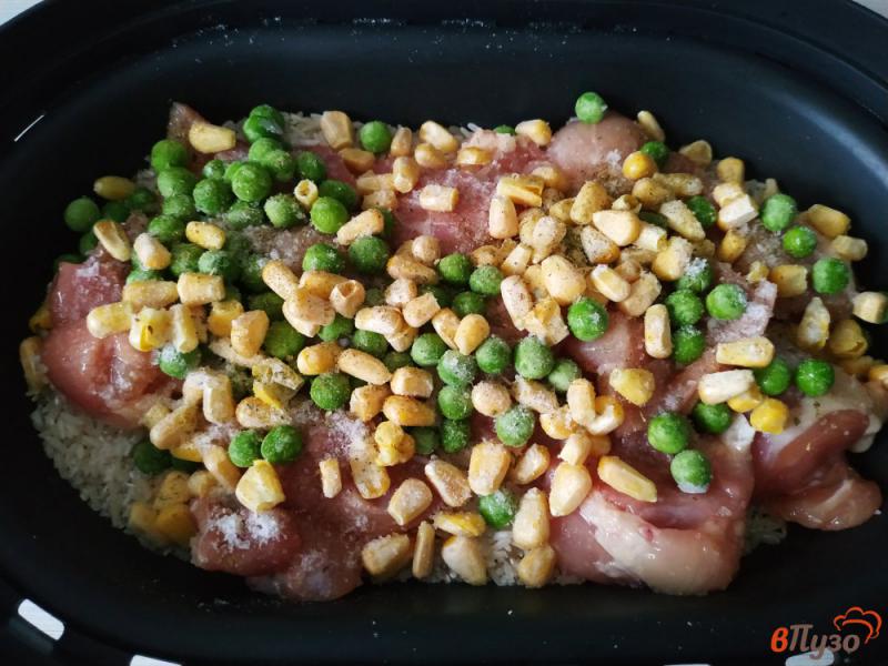 Фото приготовление рецепта: Рис с курицей и овощами на пару шаг №3