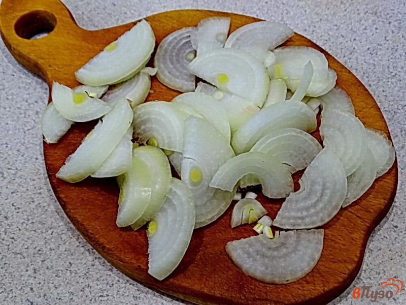 Фото приготовление рецепта: Картофель жареный с вешенками шаг №4
