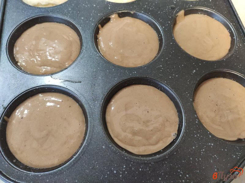 Фото приготовление рецепта: Кексы на сметане с какао шаг №5