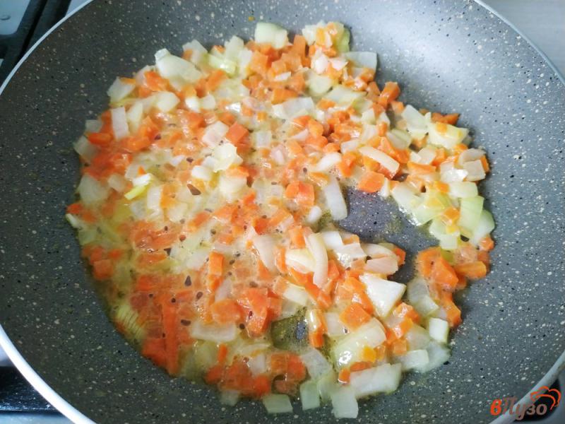 Фото приготовление рецепта: Суп из морепродуктов шаг №5