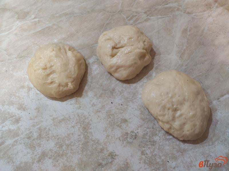 Фото приготовление рецепта: Печёные пирожки с клубничным вареньем шаг №7