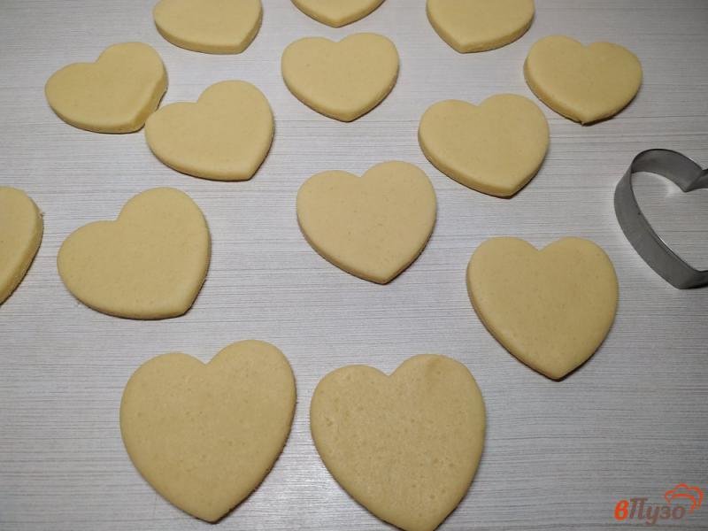 Фото приготовление рецепта: Песочное печенье на желтках шаг №6