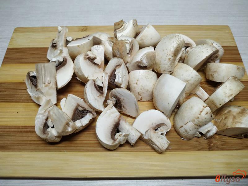Фото приготовление рецепта: Лёгкий салат с грибами шаг №1