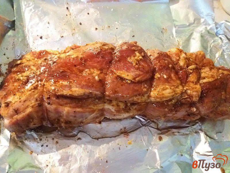 Фото приготовление рецепта: Запечённая свиная шея маринованная в кавказский специях шаг №6
