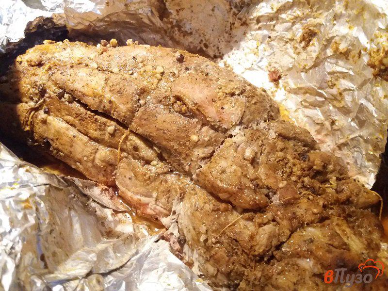 Фото приготовление рецепта: Запечённая свиная шея маринованная в кавказский специях шаг №8