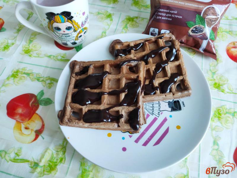 Фото приготовление рецепта: Шоколадные вафли на сметане с шоколадным соусом шаг №9
