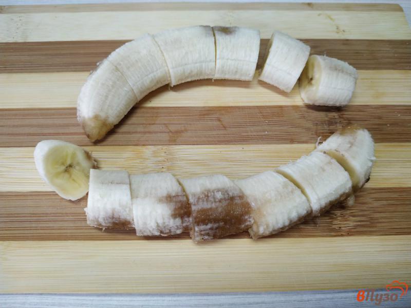 Фото приготовление рецепта: Заливной банановый пирог шаг №1