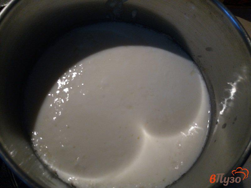 Фото приготовление рецепта: Оладушки на кефире с шоколадом шаг №1