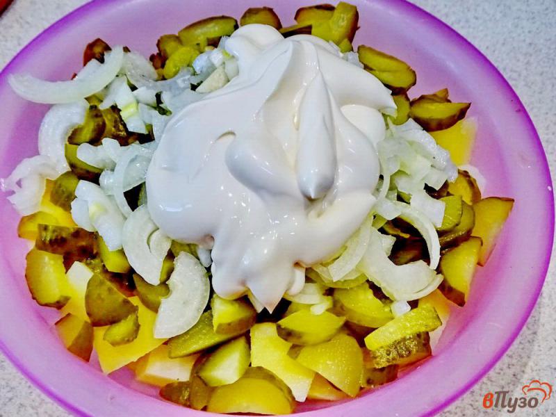 Фото приготовление рецепта: Салат из картофеля и огурца шаг №5