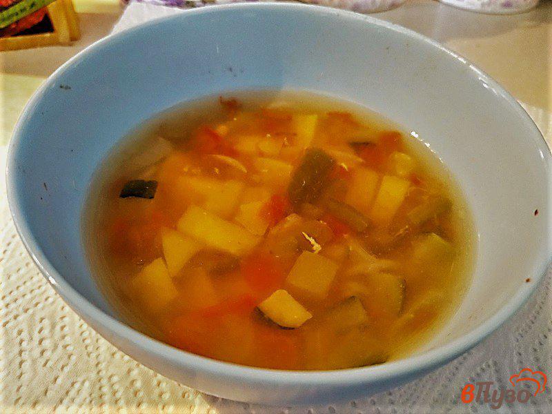Фото приготовление рецепта: Суп с морепродуктами  с овощами для деток шаг №8