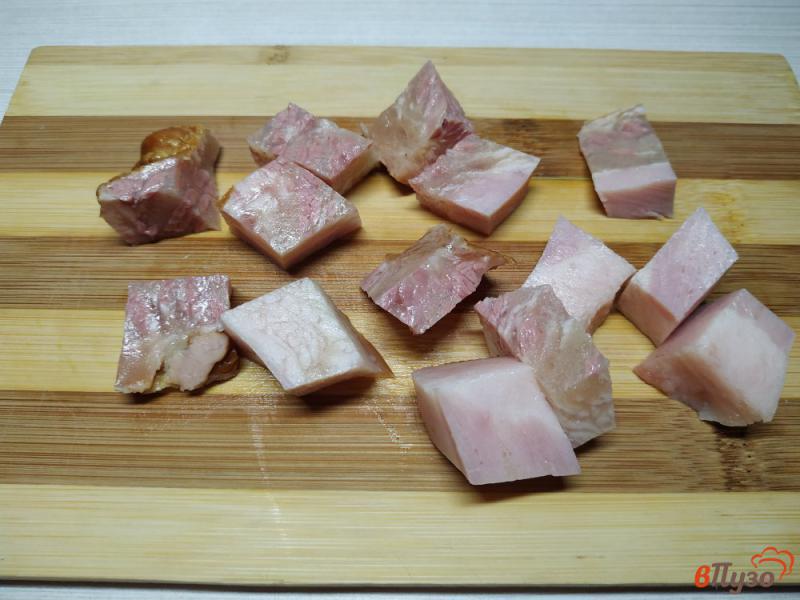 Фото приготовление рецепта: Картофель со свиной грудинкой запечённая в горшочке шаг №3