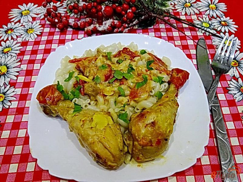 Фото приготовление рецепта: Куриные голени тушеные с овощами шаг №10