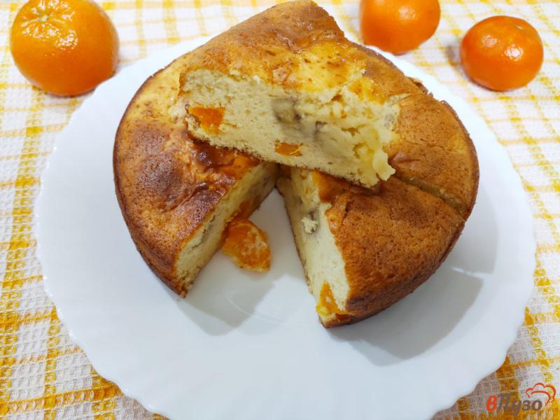 Фото приготовление рецепта: Пирог на кефире с фруктами шаг №9