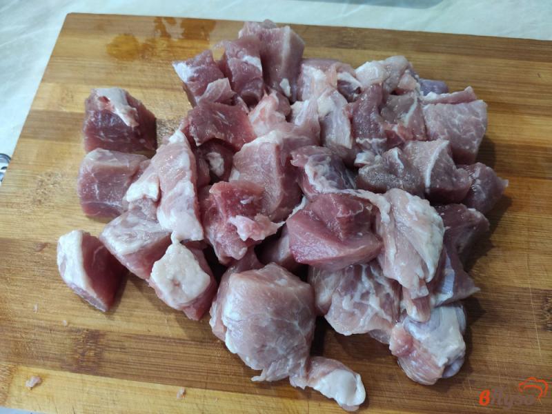 Фото приготовление рецепта: Свинина тушёная в кетчупе шаг №1